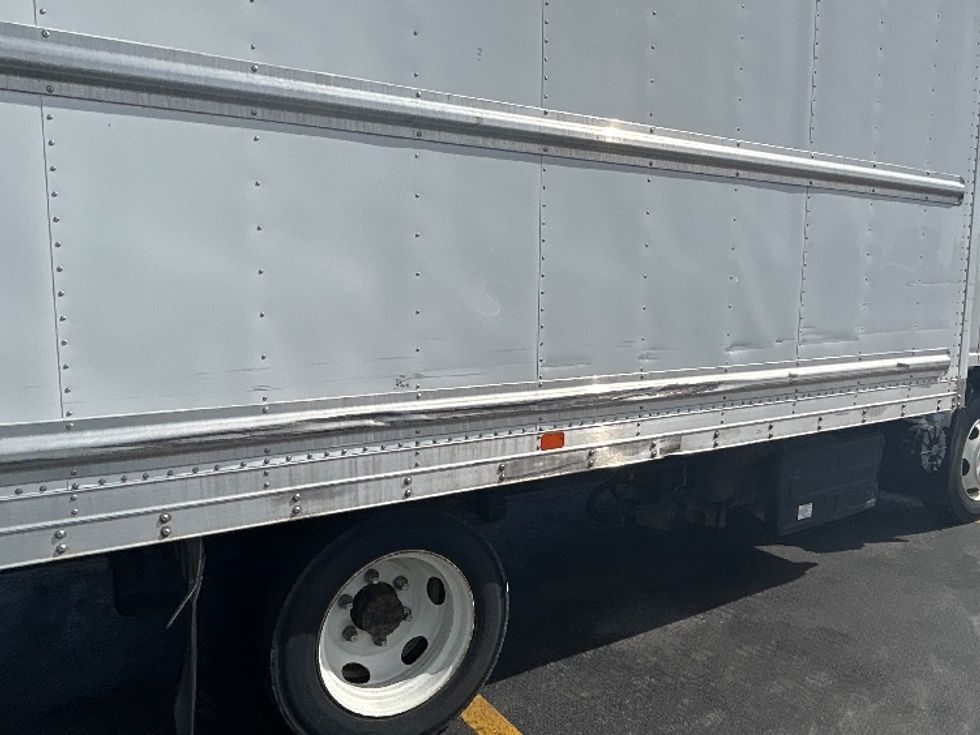 Refrigerated Truck-Light and Medium Duty Trucks-Isuzu-2022-NRR-Columbus-OH-123,524\n\t\tmiles-$ 60,500 - Image 25