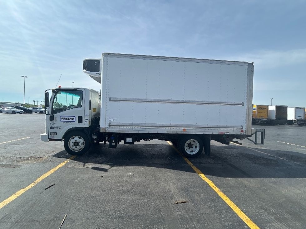 Refrigerated Truck-Light and Medium Duty Trucks-Isuzu-2022-NRR-Columbus-OH-123,524\n\t\tmiles-$ 60,500 - Image 4