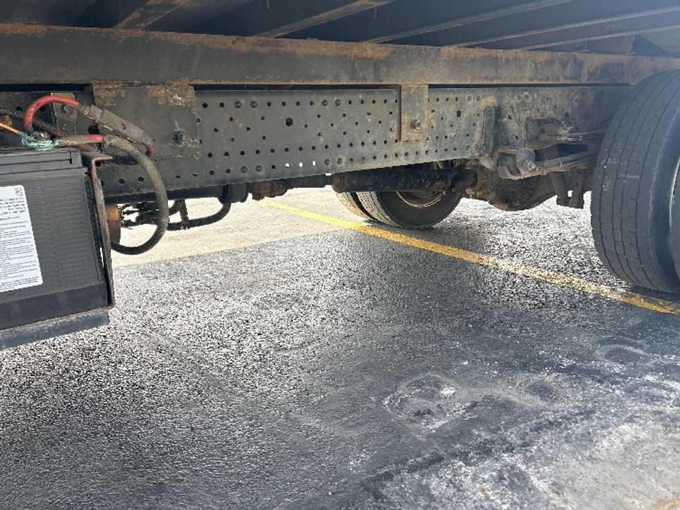Refrigerated Truck-Light and Medium Duty Trucks-Isuzu-2022-NRR-Columbus-OH-123,524\n\t\tmiles-$ 60,500 - Image 5