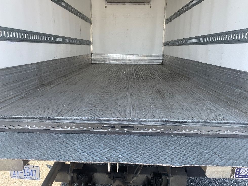 Refrigerated Truck-Light and Medium Duty Trucks-Isuzu-2022-NRR-Concord-NC-122,197\n\t\tmiles-$ 61,000 - Image 10