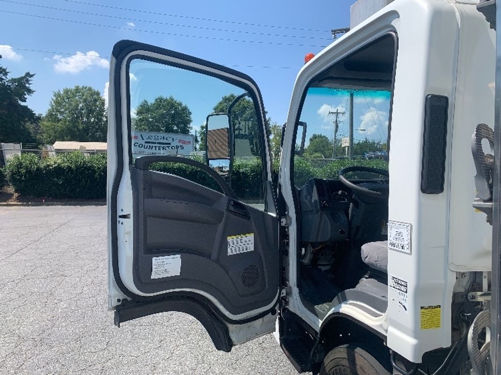Refrigerated Truck-Light and Medium Duty Trucks-Isuzu-2022-NRR-Concord-NC-122,197\n\t\tmiles-$ 61,000 - Image 16