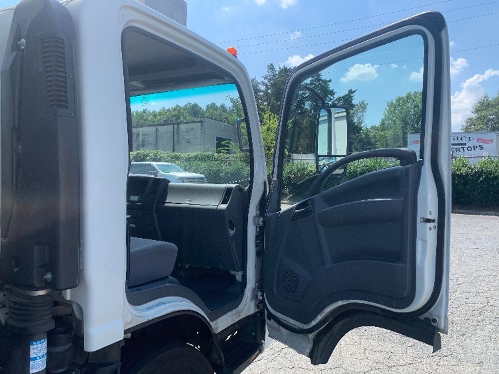 Refrigerated Truck-Light and Medium Duty Trucks-Isuzu-2022-NRR-Concord-NC-122,197\n\t\tmiles-$ 61,000 - Image 20
