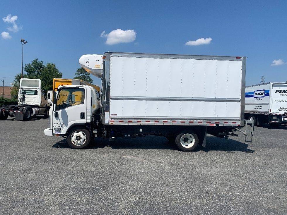 Refrigerated Truck-Light and Medium Duty Trucks-Isuzu-2022-NRR-Concord-NC-122,197\n\t\tmiles-$ 61,000 - Image 4