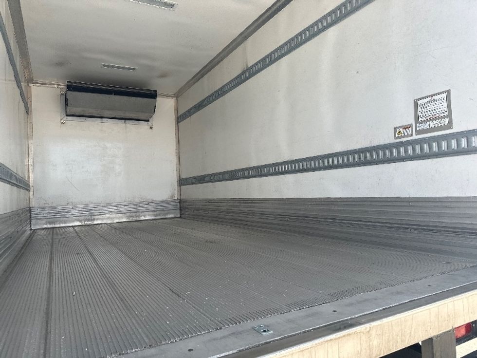 Refrigerated Truck-Light and Medium Duty Trucks-Isuzu-2022-NRR-Dallas-TX-177,104\n\t\tmiles-$ 47,500 - Image 11