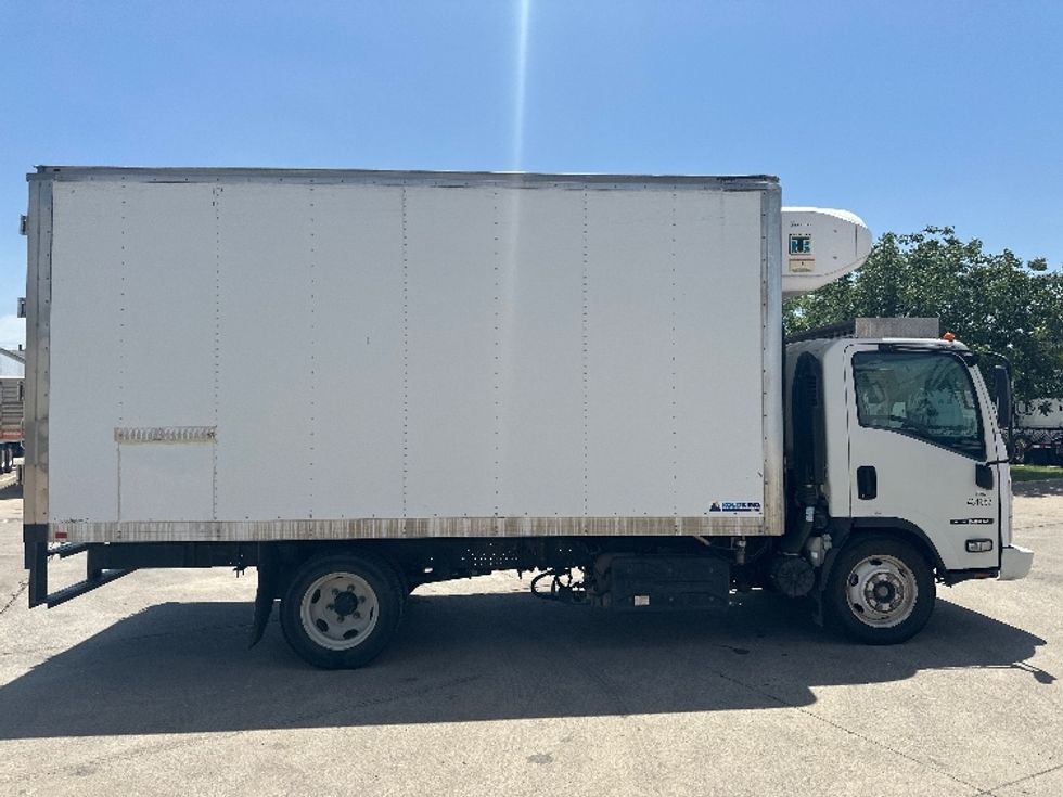 Refrigerated Truck-Light and Medium Duty Trucks-Isuzu-2022-NRR-Dallas-TX-177,104\n\t\tmiles-$ 47,500 - Image 14