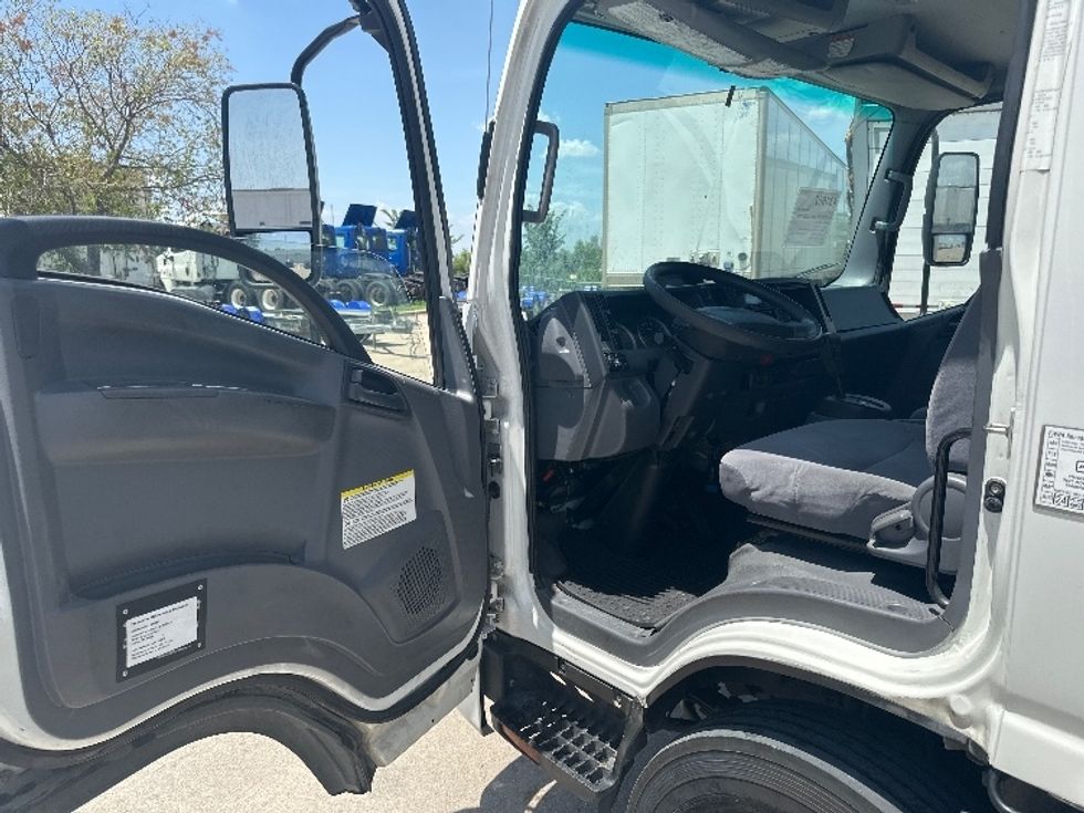 Refrigerated Truck-Light and Medium Duty Trucks-Isuzu-2022-NRR-Dallas-TX-177,104\n\t\tmiles-$ 47,500 - Image 15