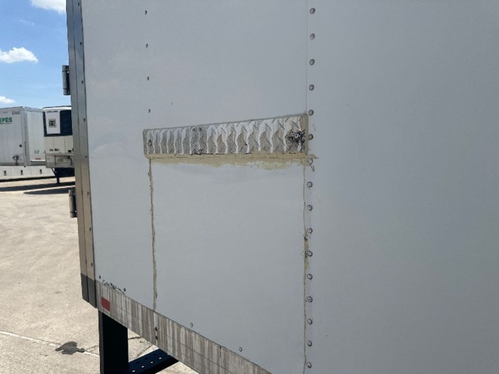 Refrigerated Truck-Light and Medium Duty Trucks-Isuzu-2022-NRR-Dallas-TX-177,104\n\t\tmiles-$ 47,500 - Image 27