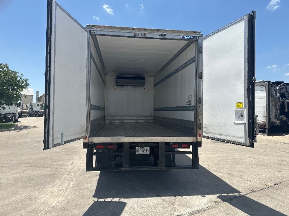 Refrigerated Truck-Light and Medium Duty Trucks-Isuzu-2022-NRR-Dallas-TX-177,104\n\t\tmiles-$ 47,500 - Image 8