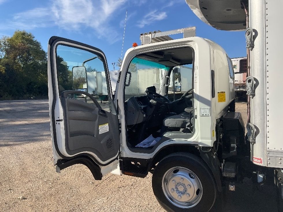 Refrigerated Truck-Light and Medium Duty Trucks-Isuzu-2022-NRR-East Chicago-IN-196,915\n\t\tmiles-$ 41,000 - Image 13