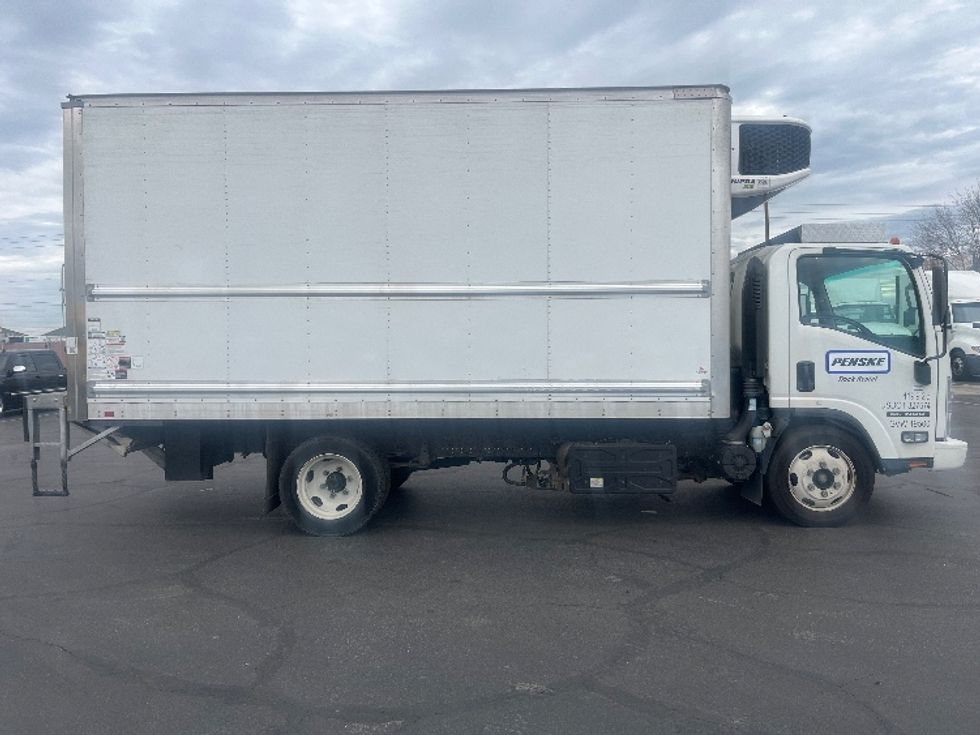 Refrigerated Truck-Light and Medium Duty Trucks-Isuzu-2022-NRR-Fresno-CA-86,104\n\t\tmiles-$ 64,750 - Image 13