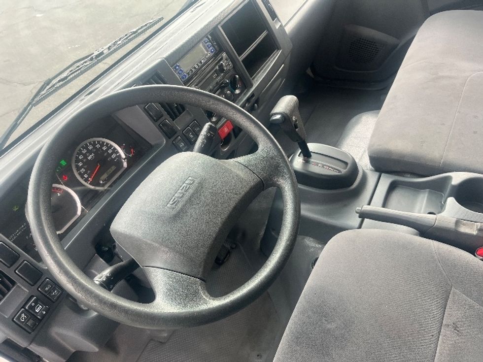 Refrigerated Truck-Light and Medium Duty Trucks-Isuzu-2022-NRR-Fresno-CA-86,104\n\t\tmiles-$ 64,750 - Image 15