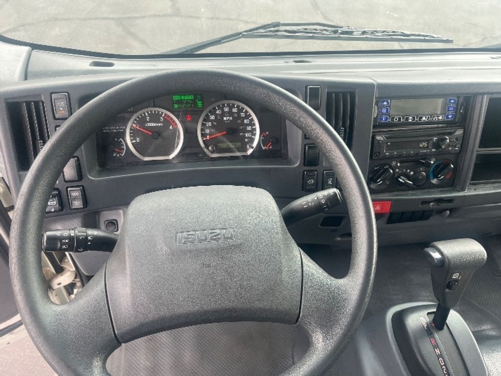 Refrigerated Truck-Light and Medium Duty Trucks-Isuzu-2022-NRR-Fresno-CA-86,104\n\t\tmiles-$ 64,750 - Image 16