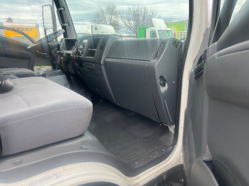 Refrigerated Truck-Light and Medium Duty Trucks-Isuzu-2022-NRR-Fresno-CA-86,104\n\t\tmiles-$ 64,750 - Image 18