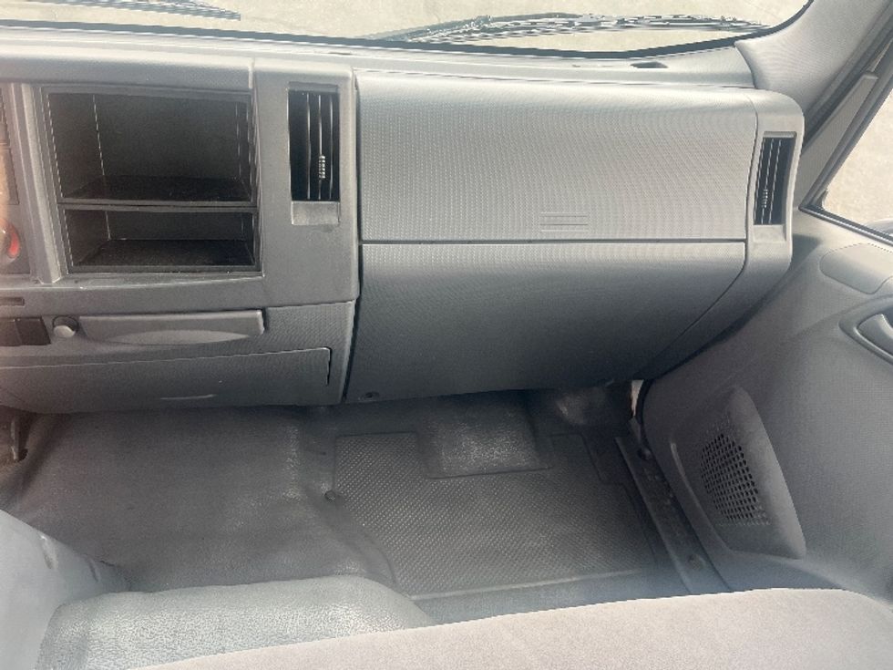 Refrigerated Truck-Light and Medium Duty Trucks-Isuzu-2022-NRR-Fresno-CA-86,104\n\t\tmiles-$ 64,750 - Image 19