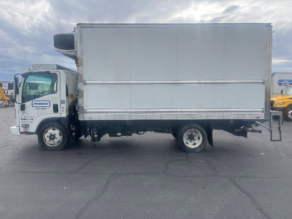 Refrigerated Truck-Light and Medium Duty Trucks-Isuzu-2022-NRR-Fresno-CA-86,104\n\t\tmiles-$ 64,750 - Image 4