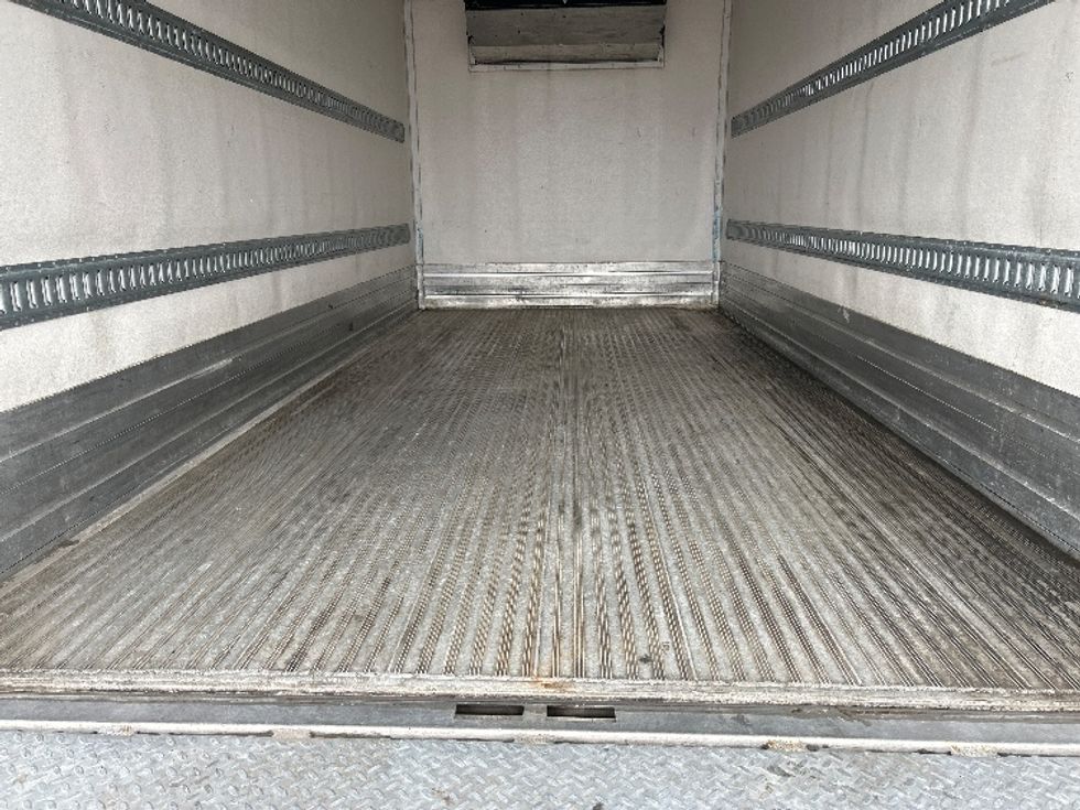 Refrigerated Truck-Light and Medium Duty Trucks-Isuzu-2022-NRR-Greeley-CO-181,517\n\t\tmiles-$ 48,500 - Image 10