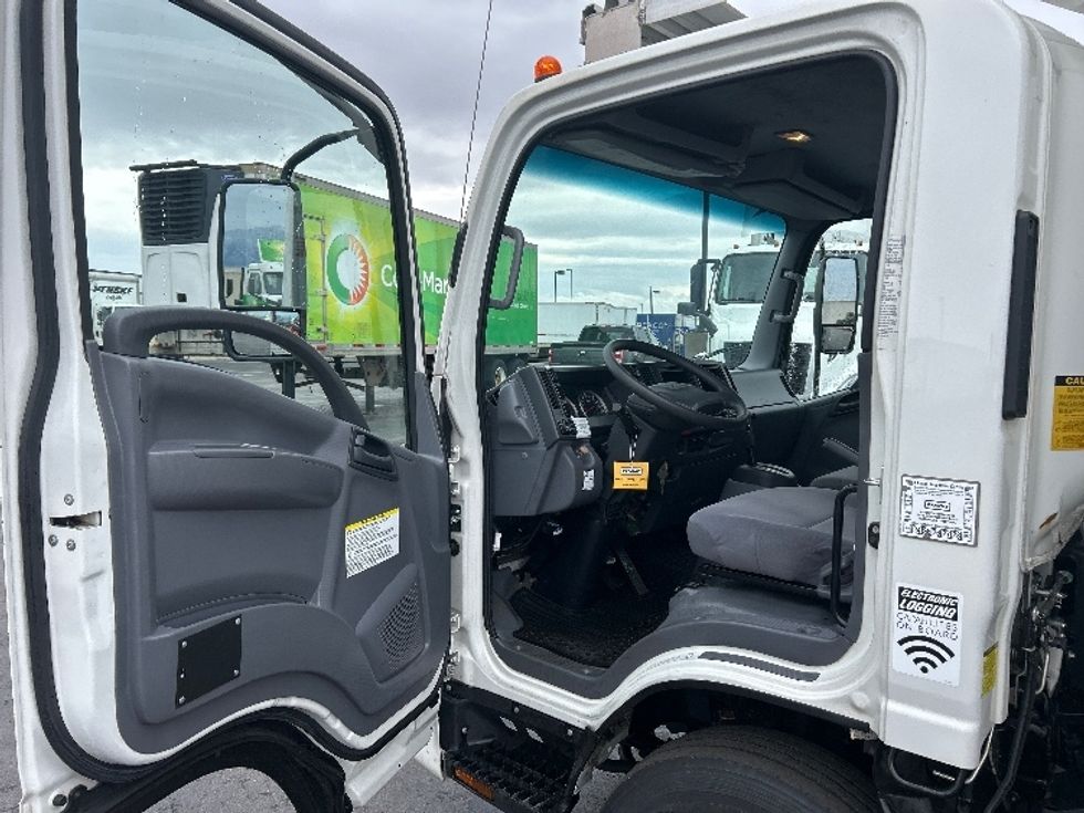 Refrigerated Truck-Light and Medium Duty Trucks-Isuzu-2022-NRR-Greeley-CO-181,517\n\t\tmiles-$ 48,500 - Image 16