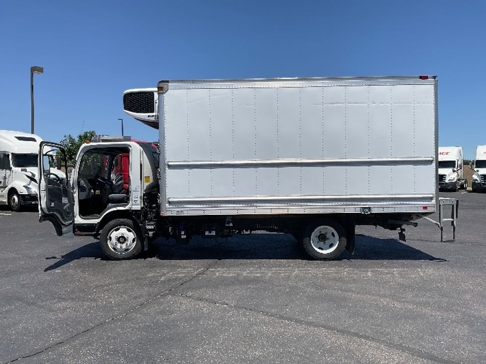 Refrigerated Truck-Light and Medium Duty Trucks-Isuzu-2022-NRR-Greeley-CO-77,629\n\t\tmiles-$ 65,250 - Image 4