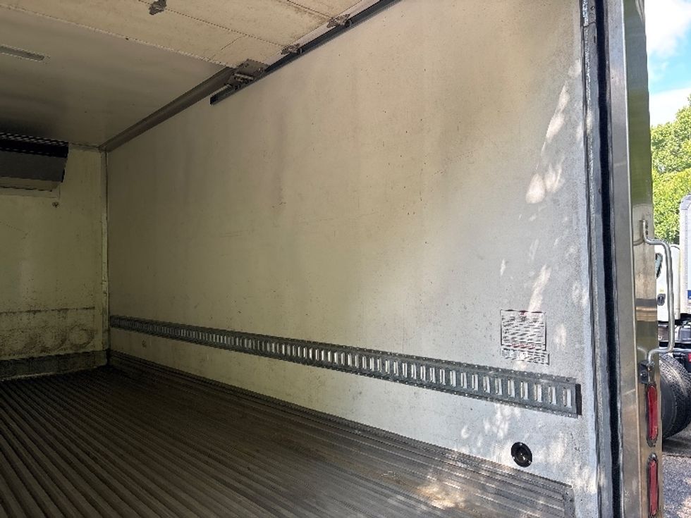 Refrigerated Truck-Light and Medium Duty Trucks-Isuzu-2022-NRR-Greer-SC-119,626\n\t\tmiles-$ 59,250 - Image 11