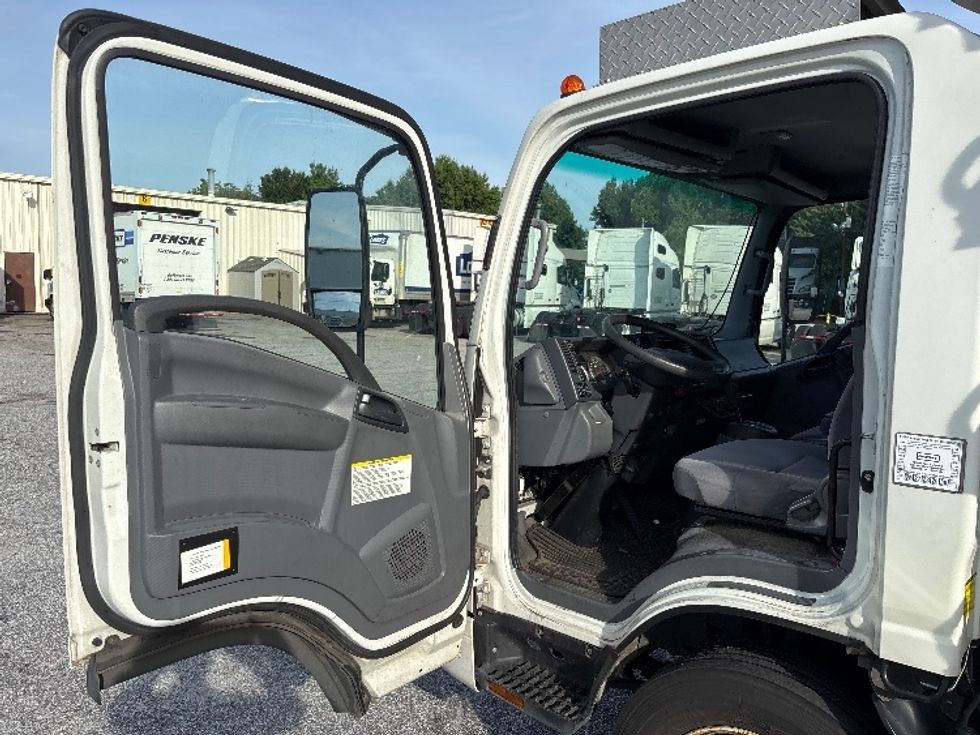 Refrigerated Truck-Light and Medium Duty Trucks-Isuzu-2022-NRR-Greer-SC-119,626\n\t\tmiles-$ 59,250 - Image 15