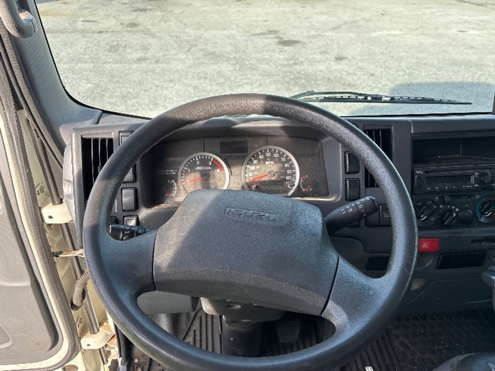 Refrigerated Truck-Light and Medium Duty Trucks-Isuzu-2022-NRR-Greer-SC-119,626\n\t\tmiles-$ 59,250 - Image 17