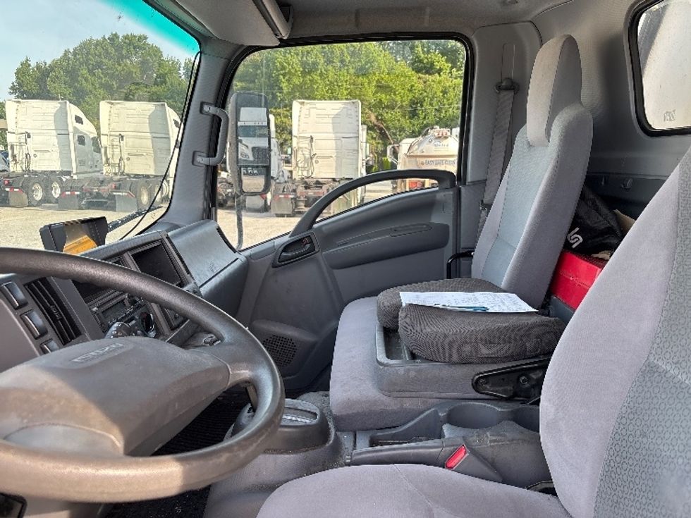 Refrigerated Truck-Light and Medium Duty Trucks-Isuzu-2022-NRR-Greer-SC-119,626\n\t\tmiles-$ 59,250 - Image 18
