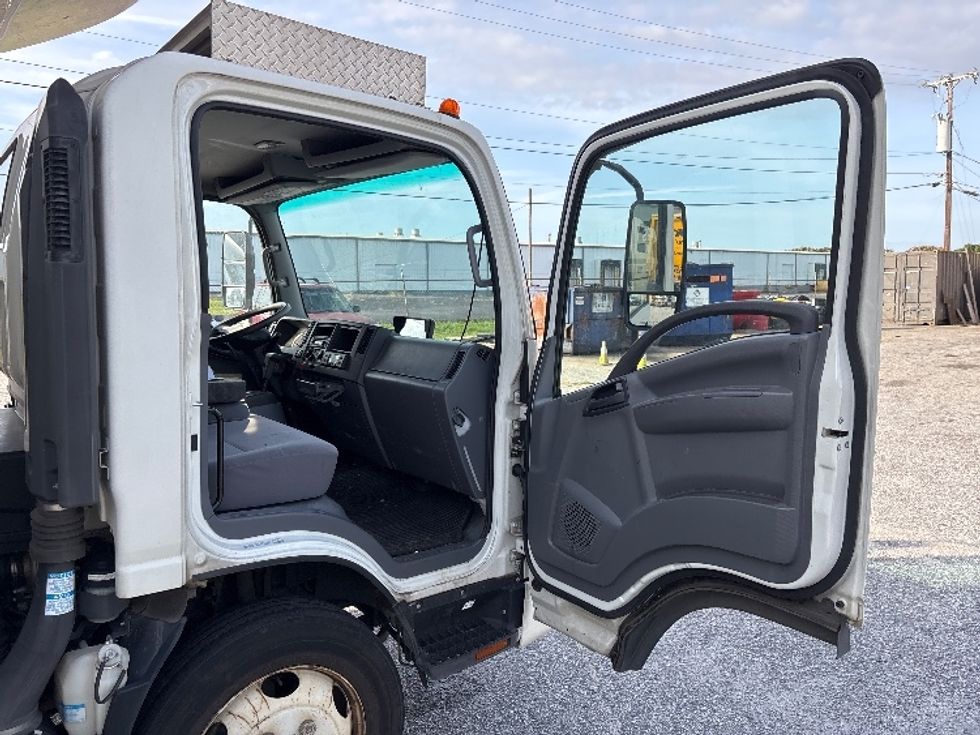 Refrigerated Truck-Light and Medium Duty Trucks-Isuzu-2022-NRR-Greer-SC-119,626\n\t\tmiles-$ 59,250 - Image 19