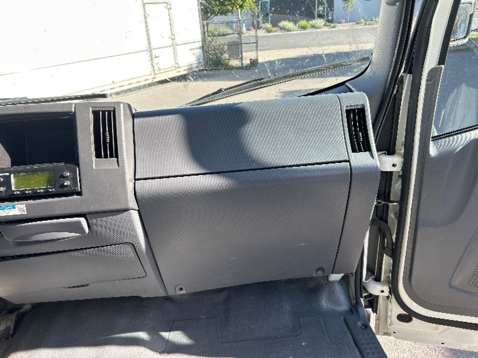 Refrigerated Truck-Light and Medium Duty Trucks-Isuzu-2022-NRR-Idaho Falls-ID-97,488\n\t\tmiles-$ 64,000 - Image 21