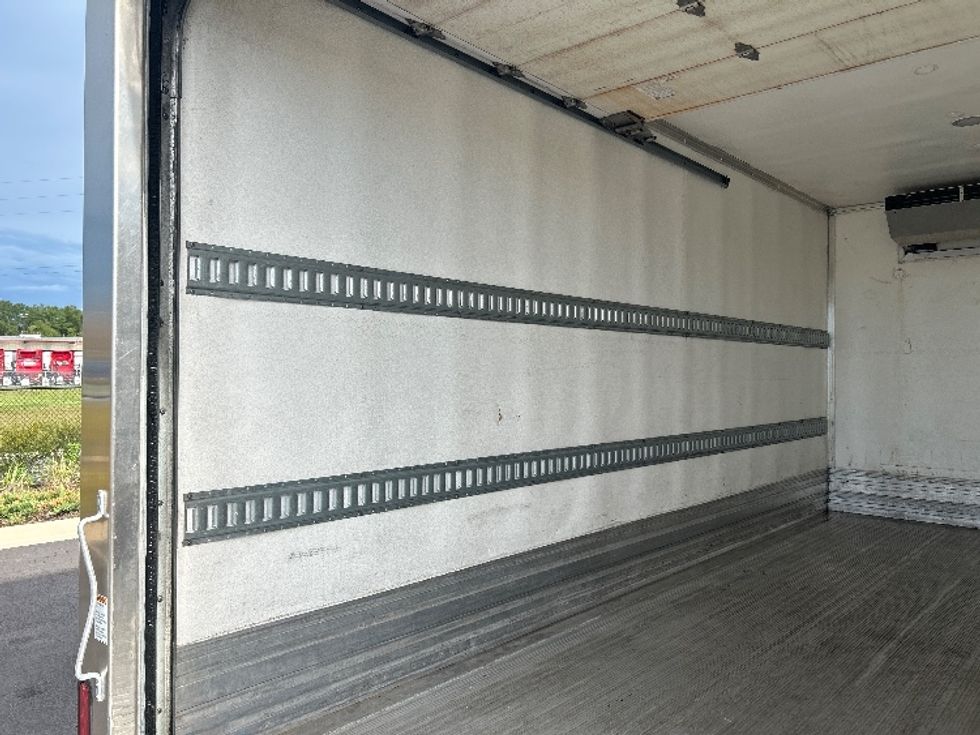 Refrigerated Truck-Light and Medium Duty Trucks-Isuzu-2022-NRR-Ocala-FL-191,510\n\t\tmiles-$ 44,500 - Image 11