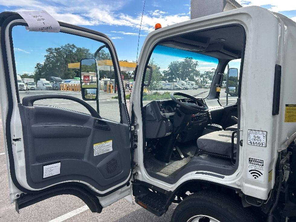 Refrigerated Truck-Light and Medium Duty Trucks-Isuzu-2022-NRR-Ocala-FL-191,510\n\t\tmiles-$ 44,500 - Image 16