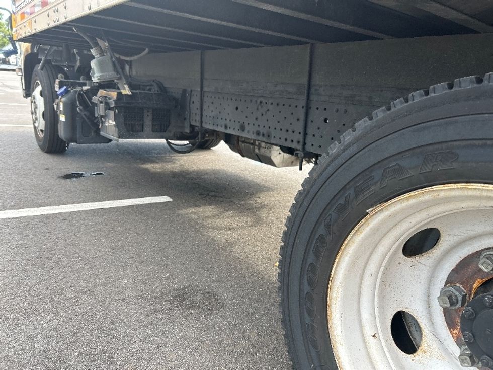 Refrigerated Truck-Light and Medium Duty Trucks-Isuzu-2022-NRR-Ocala-FL-191,510\n\t\tmiles-$ 44,500 - Image 5