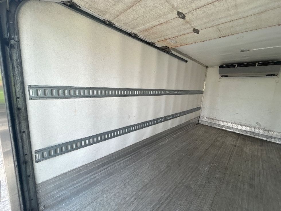 Refrigerated Truck-Light and Medium Duty Trucks-Isuzu-2022-NRR-Orlando-FL-203,257\n\t\tmiles-$ 39,000 - Image 11