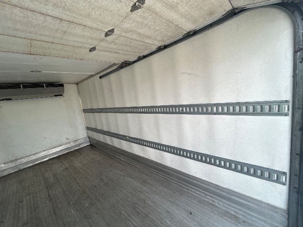 Refrigerated Truck-Light and Medium Duty Trucks-Isuzu-2022-NRR-Orlando-FL-203,257\n\t\tmiles-$ 39,000 - Image 12
