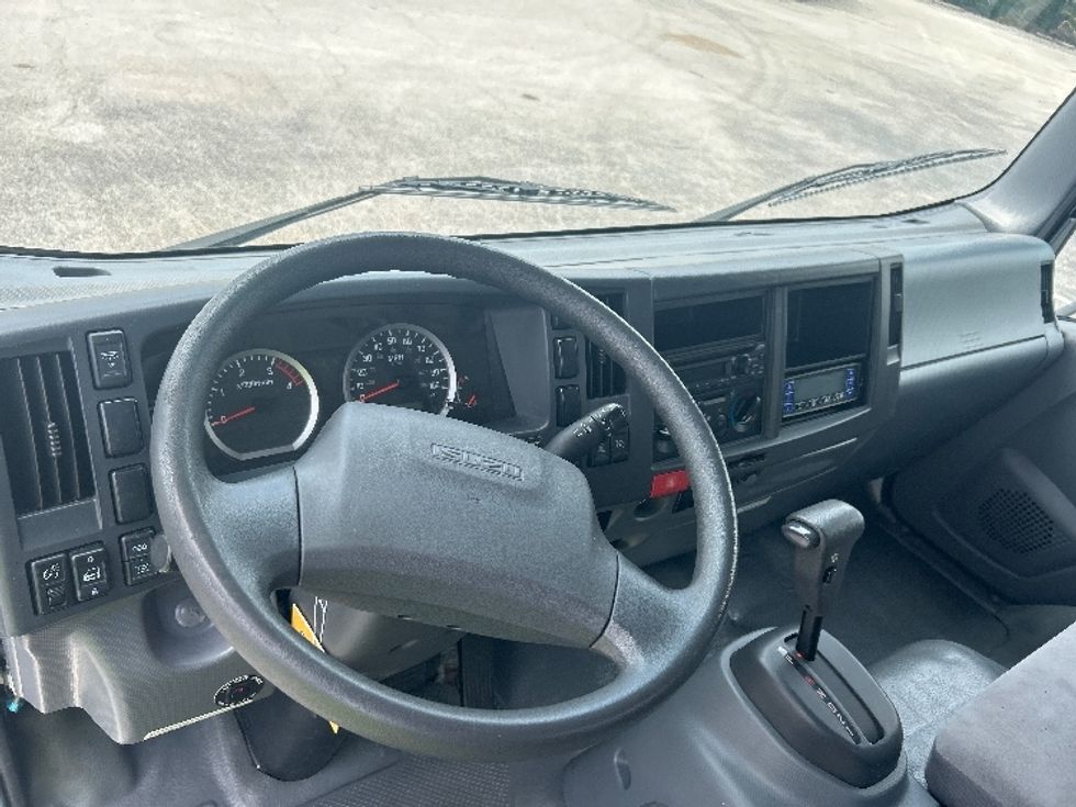 Refrigerated Truck-Light and Medium Duty Trucks-Isuzu-2022-NRR-Orlando-FL-203,257\n\t\tmiles-$ 39,000 - Image 17
