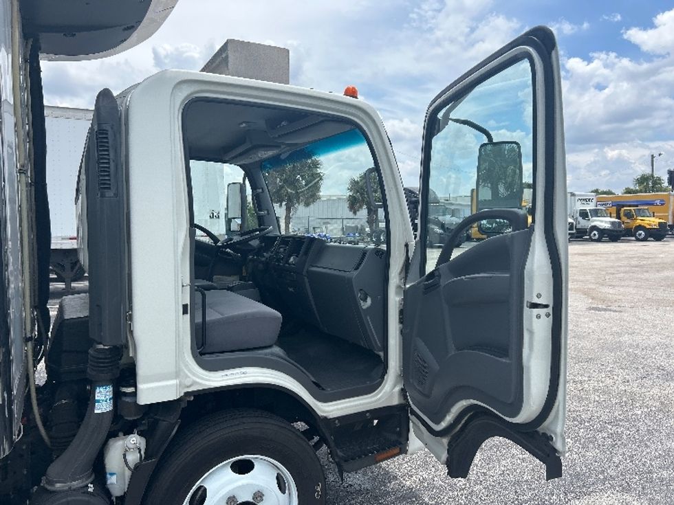 Refrigerated Truck-Light and Medium Duty Trucks-Isuzu-2022-NRR-Orlando-FL-203,257\n\t\tmiles-$ 39,000 - Image 20