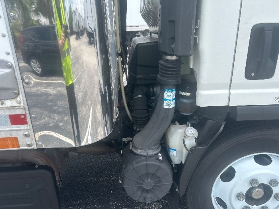 Refrigerated Truck-Light and Medium Duty Trucks-Isuzu-2022-NRR-Orlando-FL-203,257\n\t\tmiles-$ 39,000 - Image 23