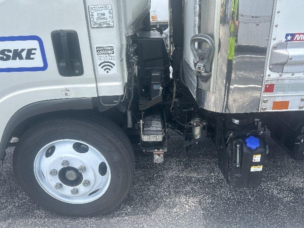 Refrigerated Truck-Light and Medium Duty Trucks-Isuzu-2022-NRR-Orlando-FL-203,257\n\t\tmiles-$ 39,000 - Image 24