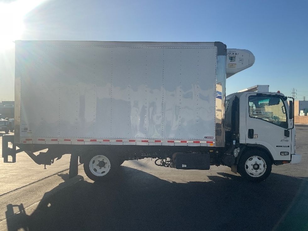 Refrigerated Truck-Light and Medium Duty Trucks-Isuzu-2022-NRR-Santa Ana-CA-35,375\n\t\tmiles-$ 72,000 - Image 15