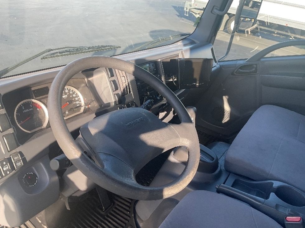 Refrigerated Truck-Light and Medium Duty Trucks-Isuzu-2022-NRR-Santa Ana-CA-35,375\n\t\tmiles-$ 72,000 - Image 17