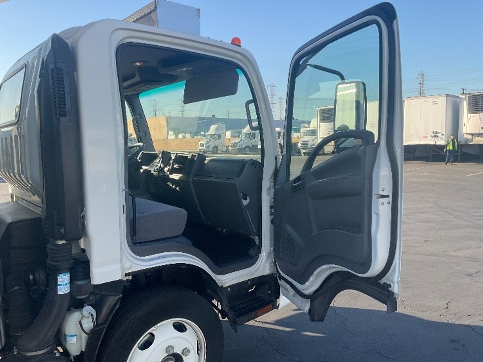 Refrigerated Truck-Light and Medium Duty Trucks-Isuzu-2022-NRR-Santa Ana-CA-35,375\n\t\tmiles-$ 72,000 - Image 20