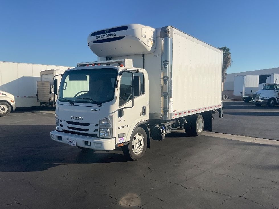 Refrigerated Truck-Light and Medium Duty Trucks-Isuzu-2022-NRR-Santa Ana-CA-35,375\n\t\tmiles-$ 72,000 - Image 3