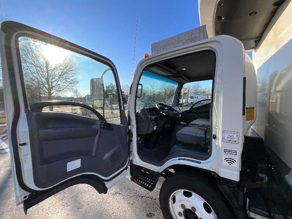 Refrigerated Truck-Light and Medium Duty Trucks-Isuzu-2022-NRR-Sterling-VA-144,556\n\t\tmiles-$ 51,250 - Image 16