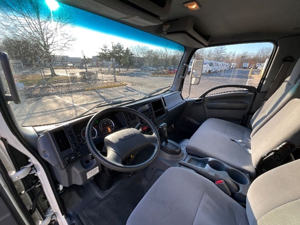 Refrigerated Truck-Light and Medium Duty Trucks-Isuzu-2022-NRR-Sterling-VA-144,556\n\t\tmiles-$ 51,250 - Image 17