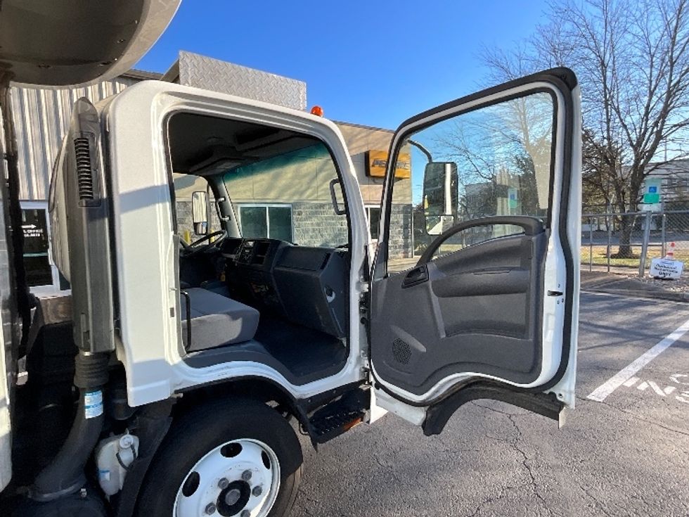 Refrigerated Truck-Light and Medium Duty Trucks-Isuzu-2022-NRR-Sterling-VA-144,556\n\t\tmiles-$ 51,250 - Image 20