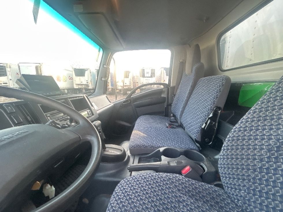 Refrigerated Truck-Light and Medium Duty Trucks-Isuzu-2023-NPR-Londonderry-NH-71,068\n\t\tmiles-$ 59,250 - Image 19