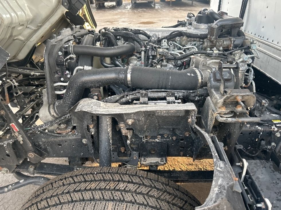 Refrigerated Truck-Light and Medium Duty Trucks-Isuzu-2023-NPR-Londonderry-NH-71,068\n\t\tmiles-$ 59,250 - Image 24