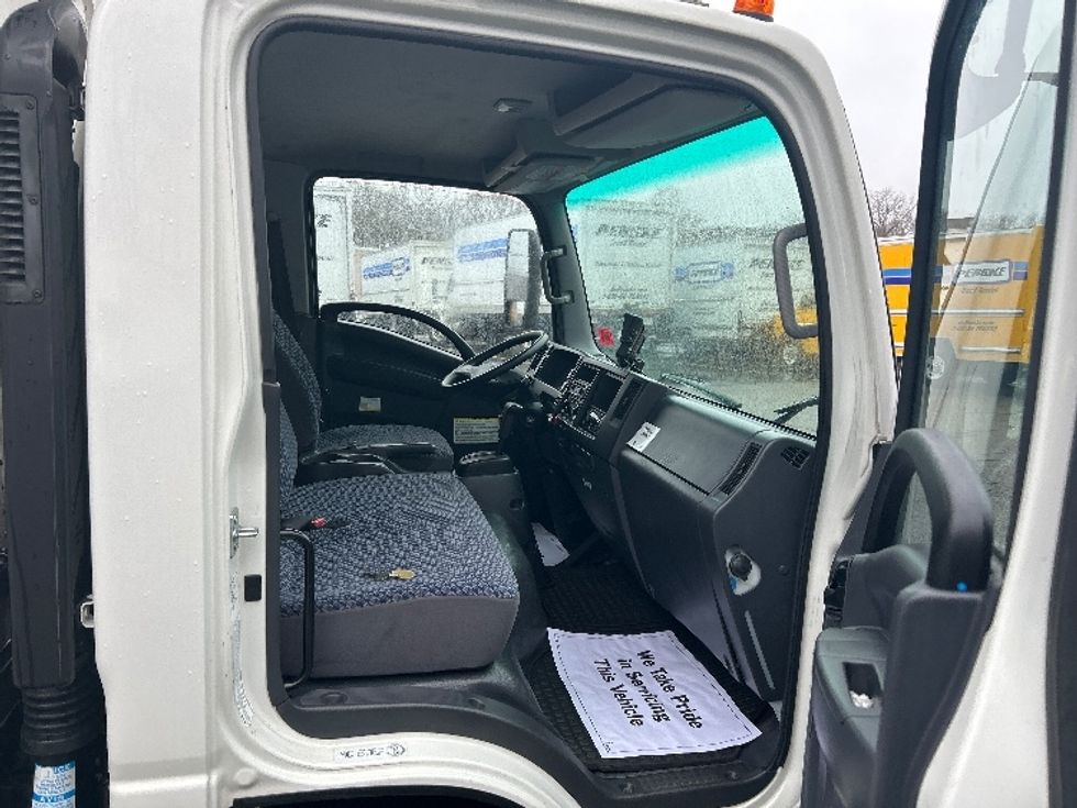 Refrigerated Truck-Light and Medium Duty Trucks-Isuzu-2023-NPRXD-Braintree-MA-156,036\n\t\tmiles-$ 47,000 - Image 20