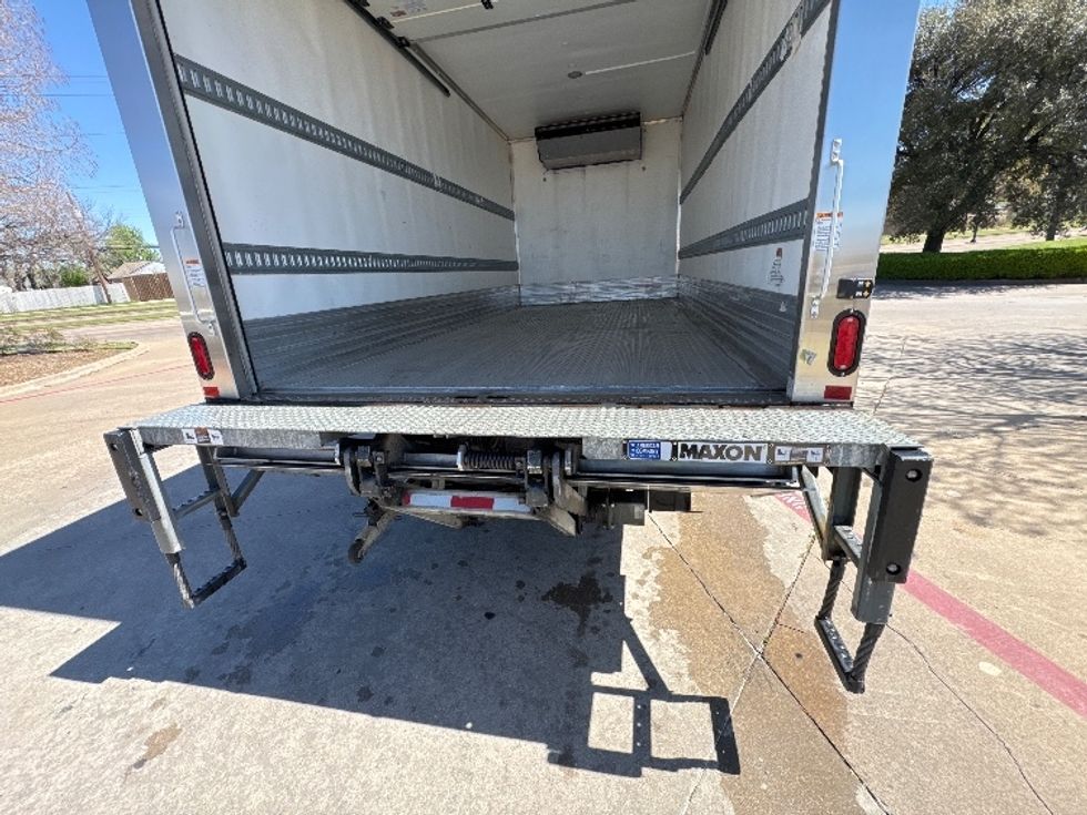 Refrigerated Truck-Light and Medium Duty Trucks-Isuzu-2023-NRR-Garland-TX-38,111\n\t\tmiles-$ 72,250 - Image 10