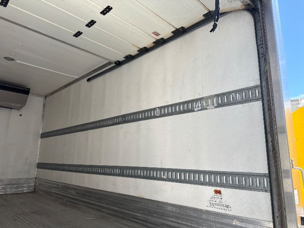 Refrigerated Truck-Light and Medium Duty Trucks-Isuzu-2023-NRR-Garland-TX-38,111\n\t\tmiles-$ 72,250 - Image 12