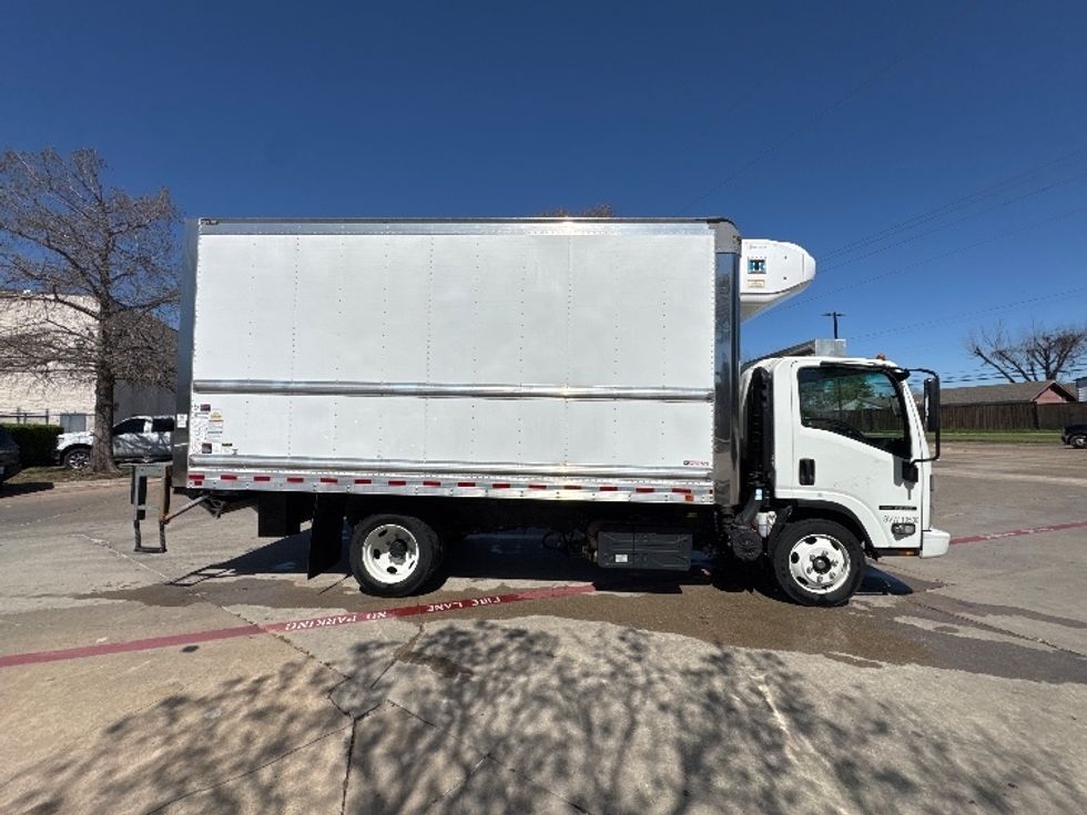 Refrigerated Truck-Light and Medium Duty Trucks-Isuzu-2023-NRR-Garland-TX-38,111\n\t\tmiles-$ 72,250 - Image 15